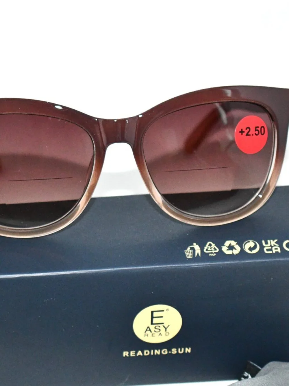EASY READ Bifocal Reading Sunglasses, +2.50, UV400, Gradient Brown, Cat Eye, NWT